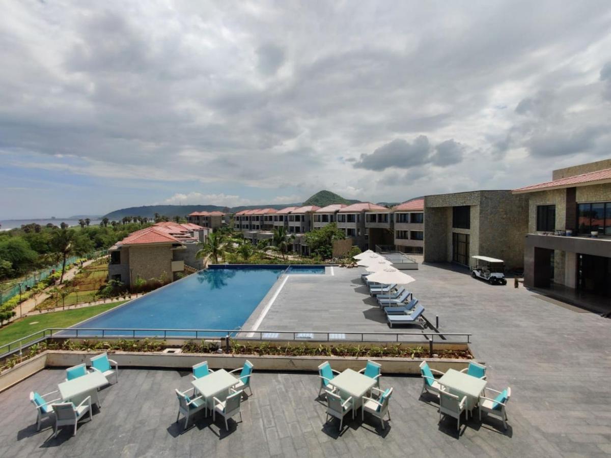 Radisson Blu Resort Visakhapatnam Exterior foto